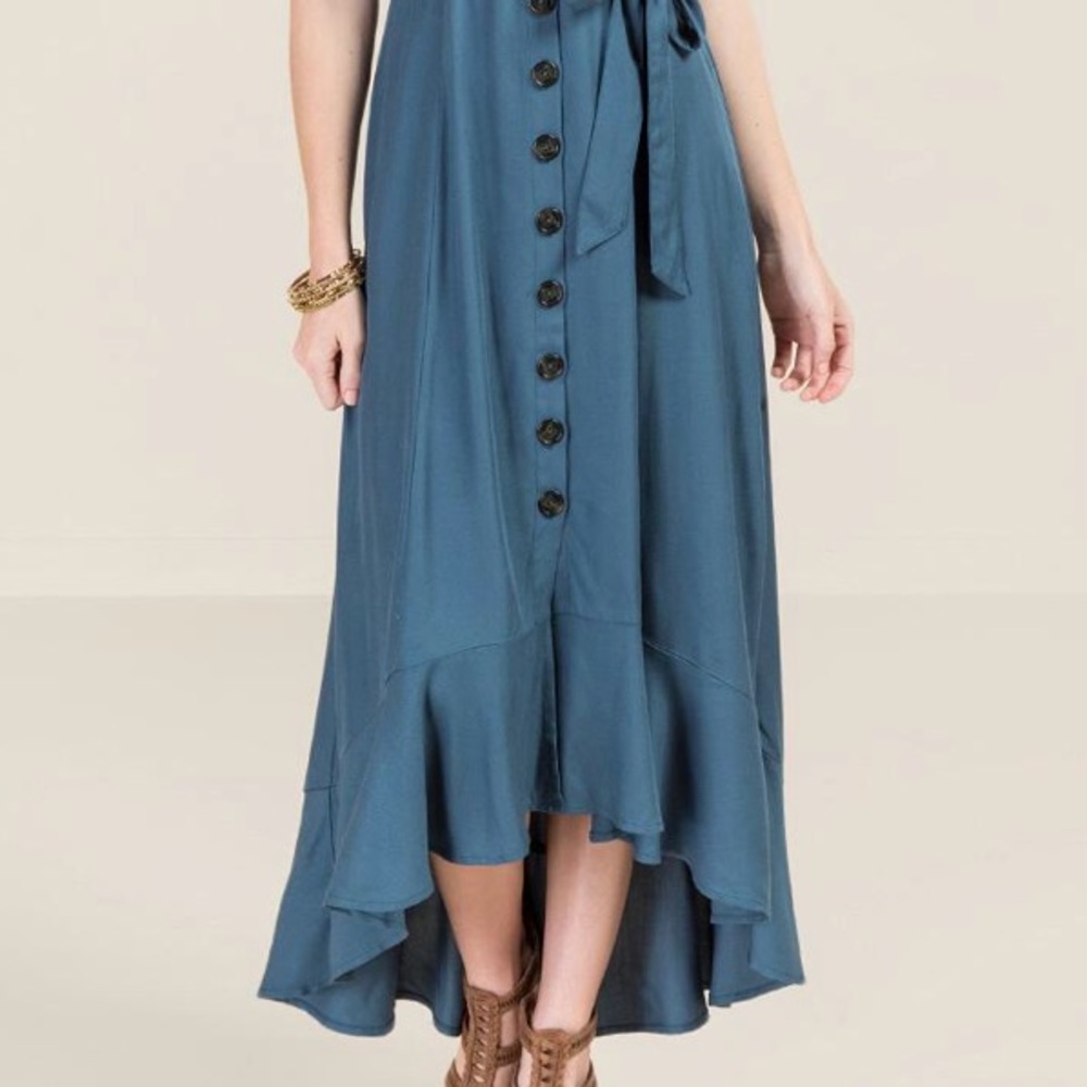High-Low Button Detailed Maxi Dress - Picture 2 of 3